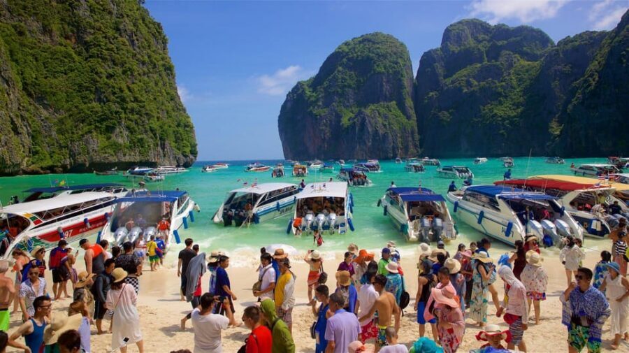 From Phuket: Phi Phi Islands Speedboat Tour - Lunch, comfort, and packing: small things that make the day better