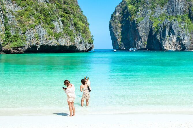 One Day Phi Phi, Maya And Khai Islands Adventure - Stop 3: Ko Phi Phi Don Lunch (About 1 Hour)