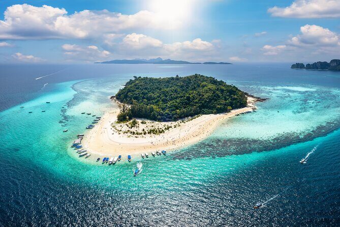 Phi Phi + James Bond islands Full day - Combo - Monkey Beach, Viking Cave, and quick sightseeing breaks