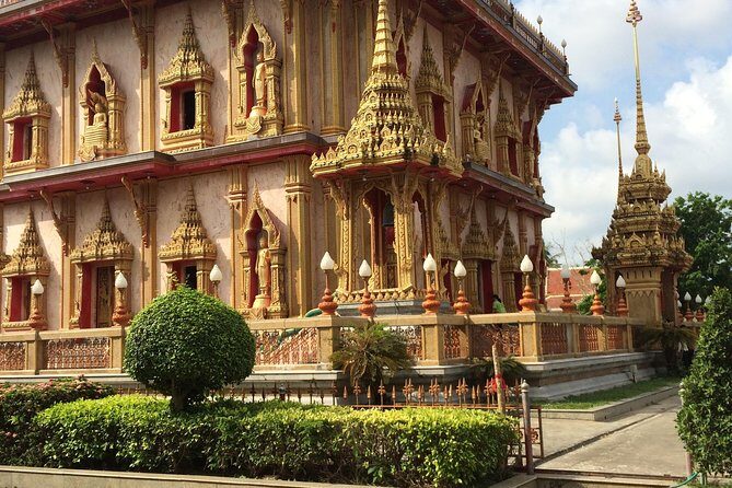 Phuket Full Day City tour & Lunch & Tiger Park - Karon Viewpoint: the beach “roll” stop for fast photo wins
