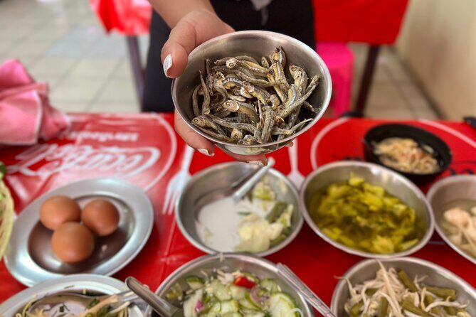 Phuket Old Town Food Tour with 10+ Locals' Favorites Tastings - Desserts, beer, and pacing: how to enjoy this without feeling stuffed