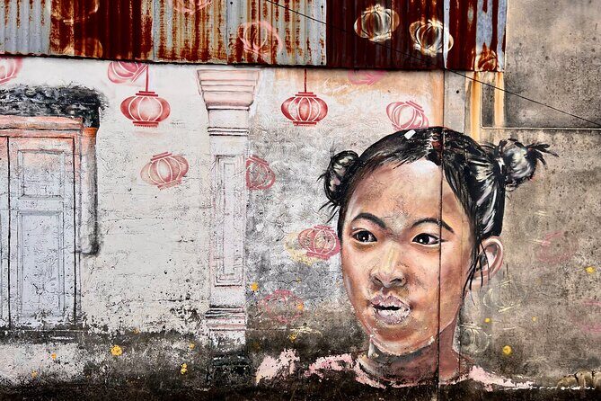 Phuket Old Town Food Tour with 10+ Locals' Favorites Tastings - The guide is part of the meal: learning and personal connections