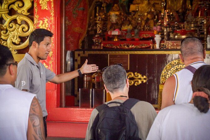 Phuket: Wat Chalong, Karon Viewpoint and old Town Guided Tour - Cashew Nut Factory stop: a quick taste of local industry