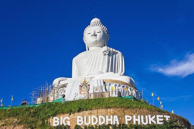 Premium Private Phuket key viewpoints & attractions with Local Guide - Stop 1: Karon Viewpoint and the Kata–Karon panoramic angle