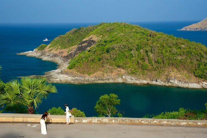 Private Mini Bus Rental in Phuket with Experienced Guide/Driver - Price and value: what you’re really paying for