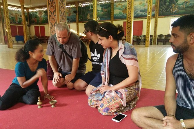 Private Morning Сeremony in Wat Chalong (Chaithararam Temple) - Stop 3: Khet Aphaiyathan and Temple Stories From a Traditional Family